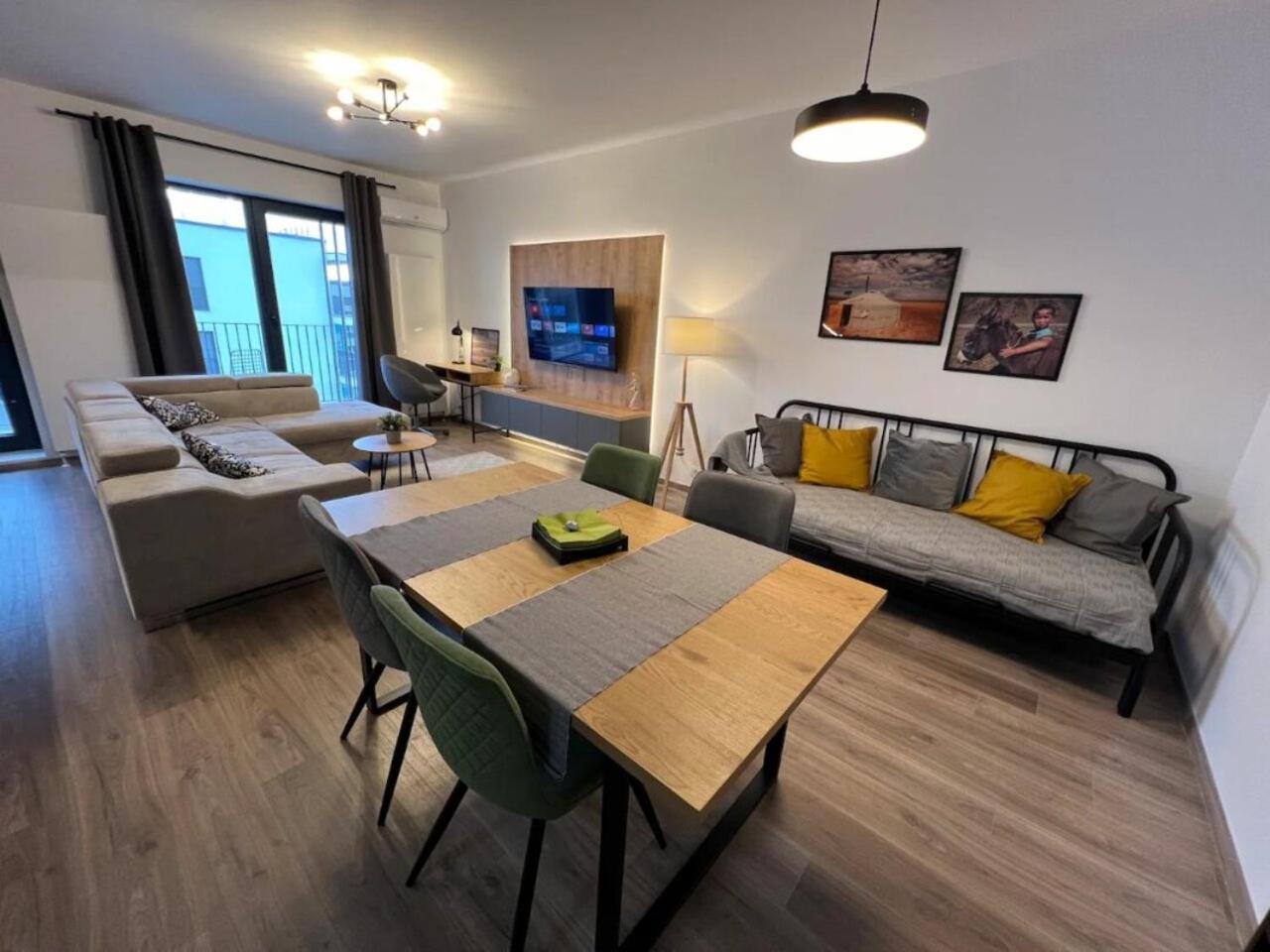 High-Rise Luxury Apartment With Free Parking Bucureşti Ngoại thất bức ảnh