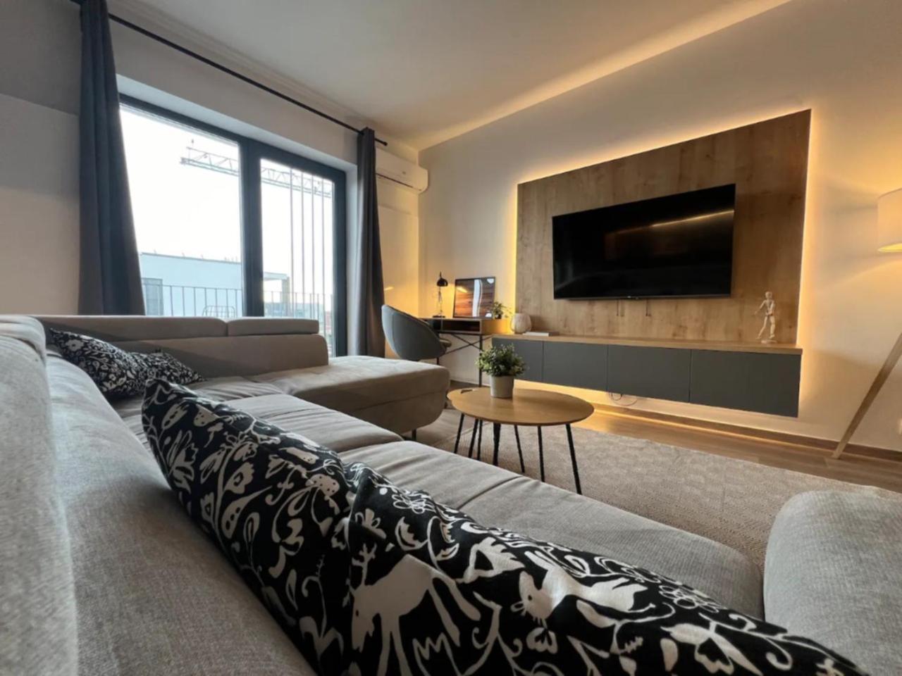 High-Rise Luxury Apartment With Free Parking Bucureşti Ngoại thất bức ảnh