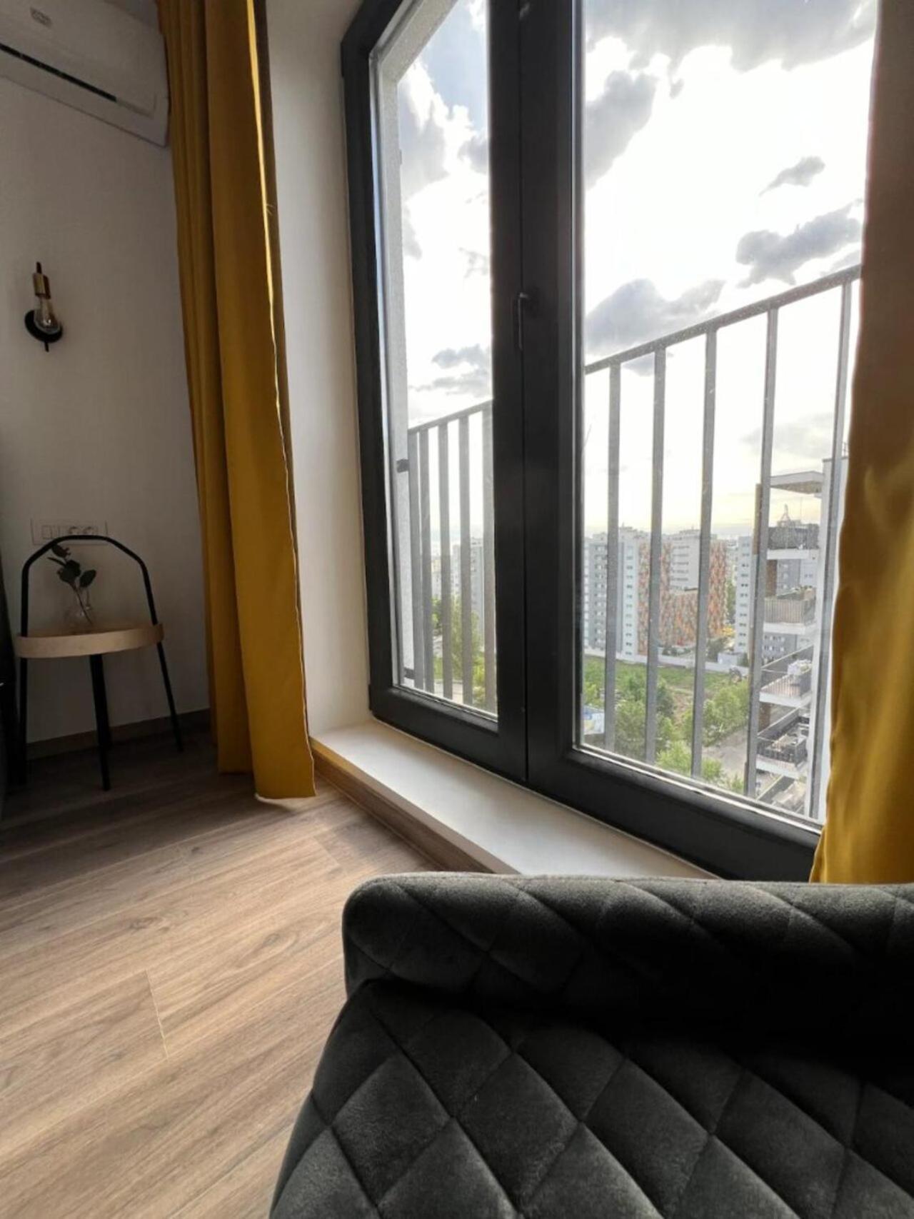 High-Rise Luxury Apartment With Free Parking Bucureşti Ngoại thất bức ảnh