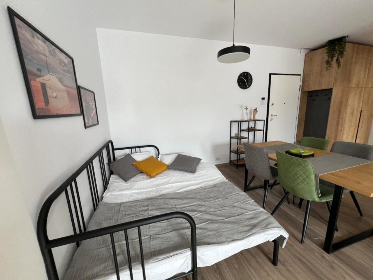 High-Rise Luxury Apartment With Free Parking Bucureşti Ngoại thất bức ảnh
