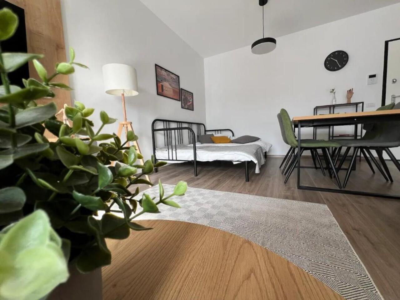 High-Rise Luxury Apartment With Free Parking Bucureşti Ngoại thất bức ảnh