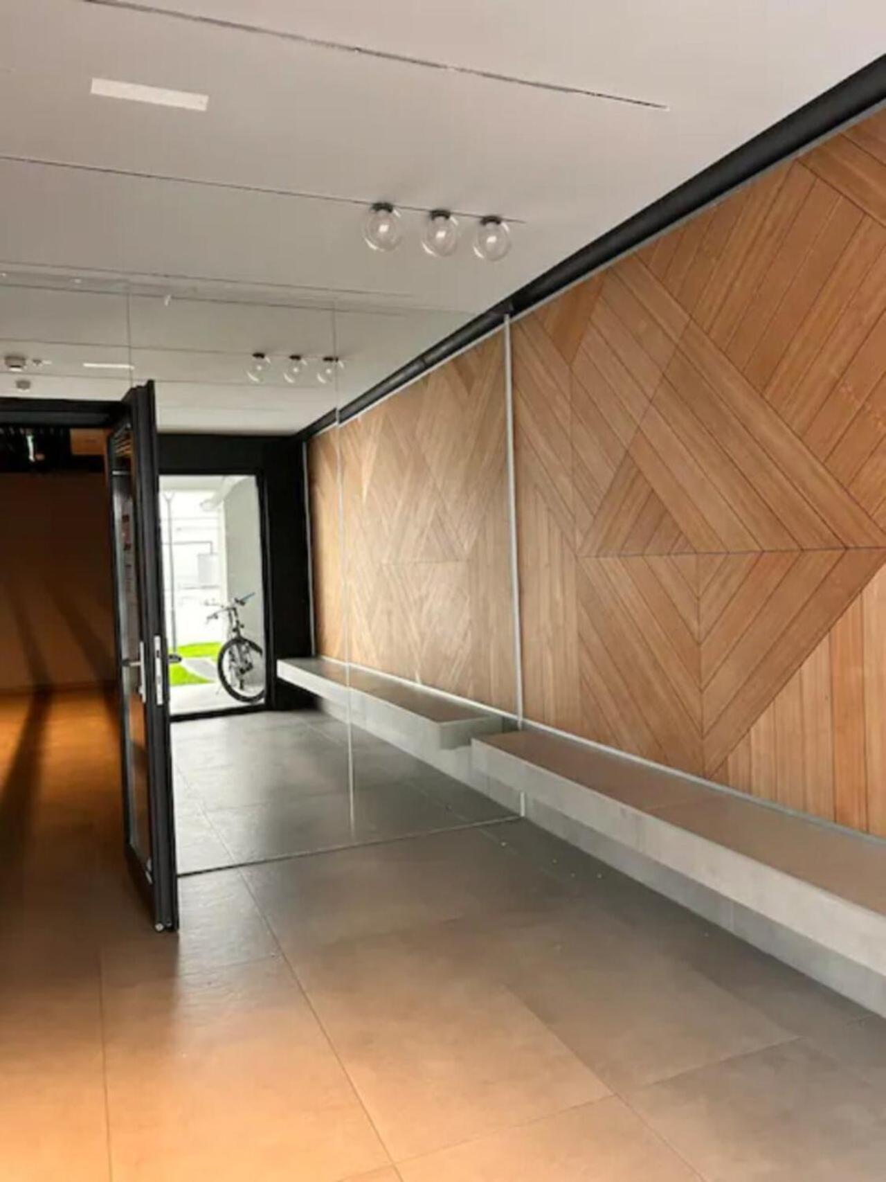 High-Rise Luxury Apartment With Free Parking Bucureşti Ngoại thất bức ảnh