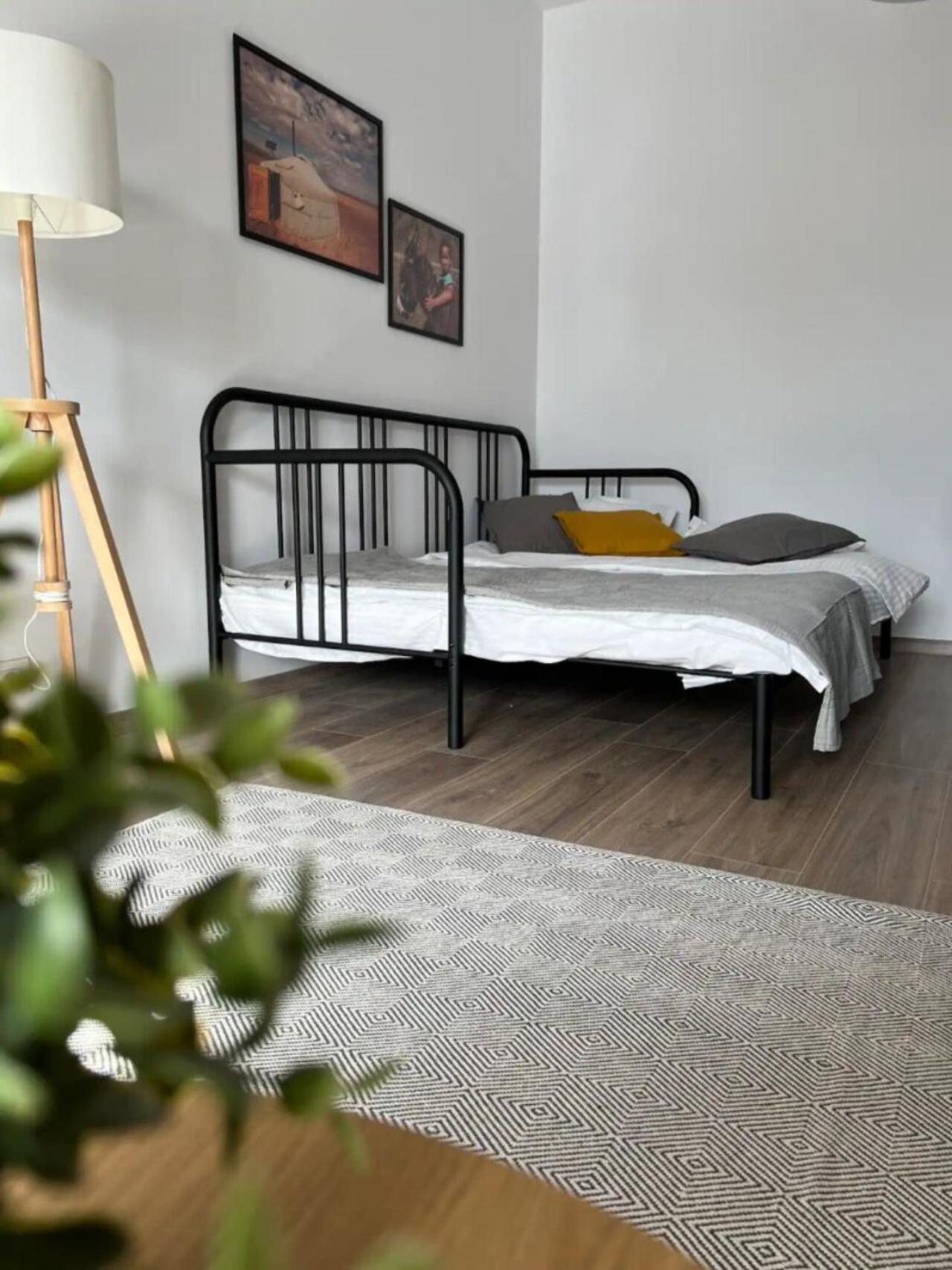 High-Rise Luxury Apartment With Free Parking Bucureşti Ngoại thất bức ảnh